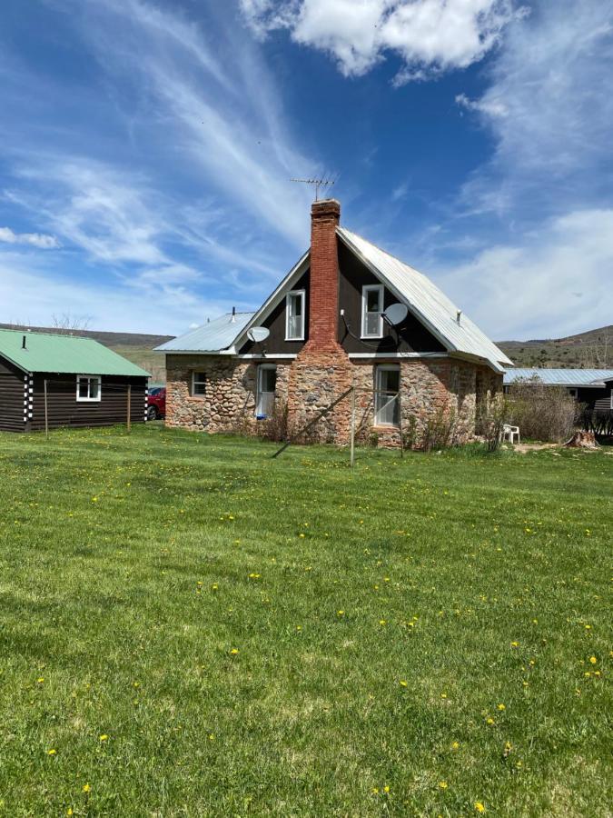 Rolling R Guest Ranch Pension Meeker Buitenkant foto