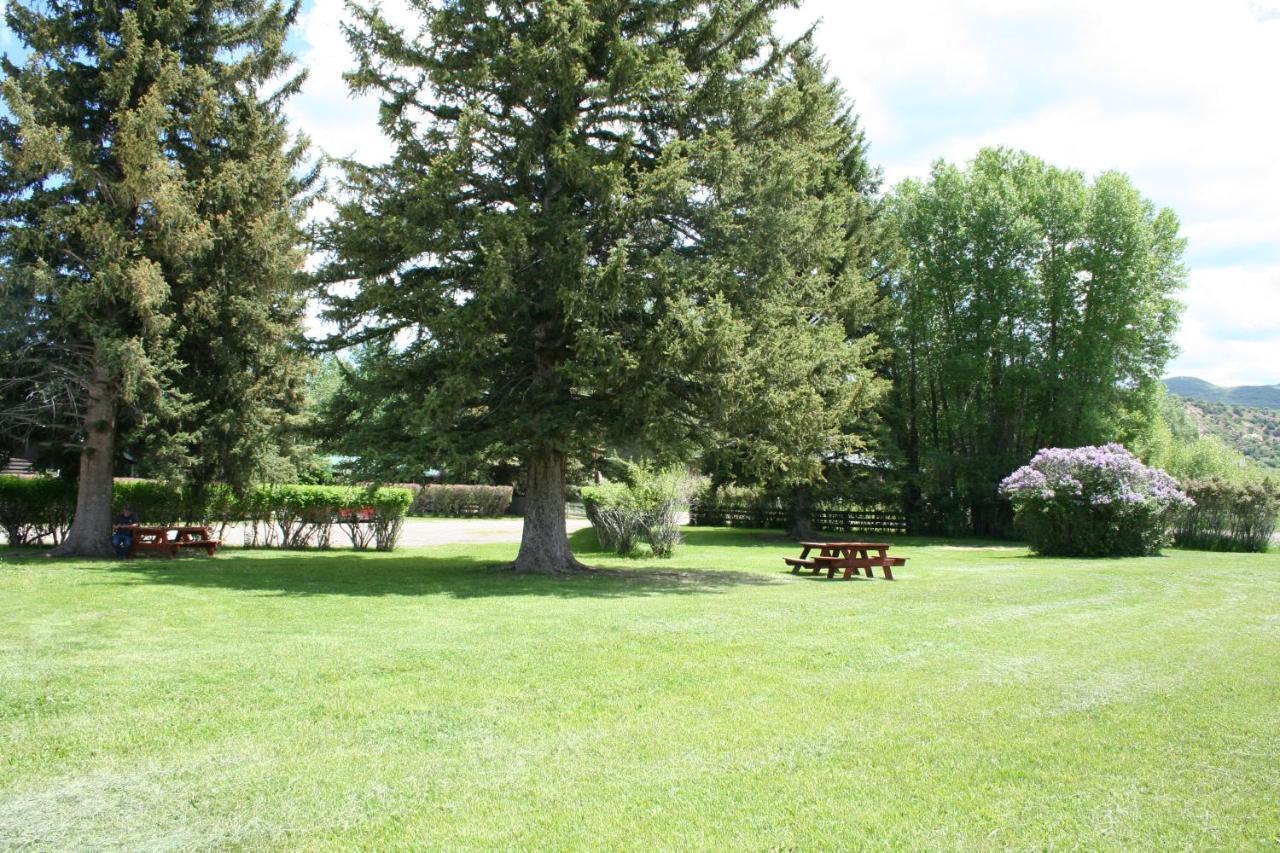 Rolling R Guest Ranch Pension Meeker Buitenkant foto