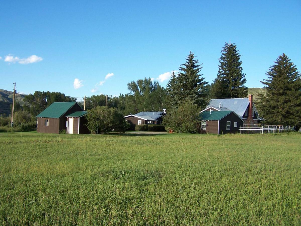 Rolling R Guest Ranch Pension Meeker Buitenkant foto